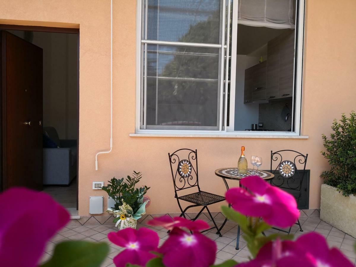 Tiny House Naxos Hotel Giardini Naxos Exterior photo